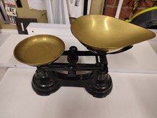 Antique / Vintage Kitchen Weighing Scales And Brass Weight Set