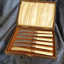 Boxed SET 6 EPNS Vintage Butter Knives - Faux bone handles.