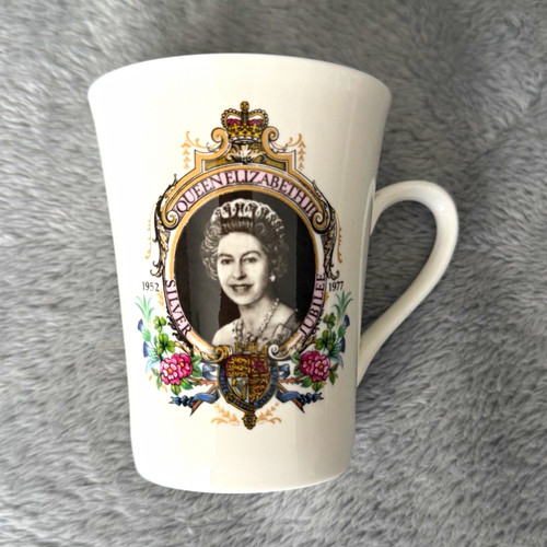 Aynsley bone china queen - aynsley,