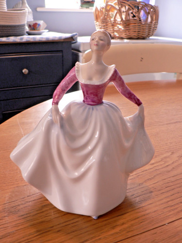 Lovely royal doulton - royal,