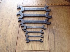 7 Vintage Lion Brand 11/16"to