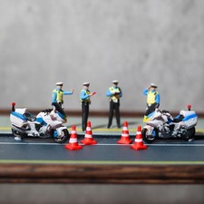 1:64 Miniature Traffic Police