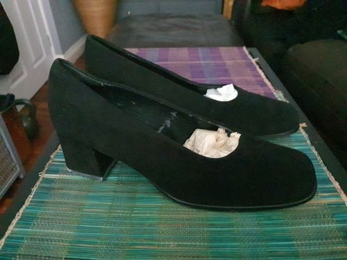 Low block heel pumps - low, with