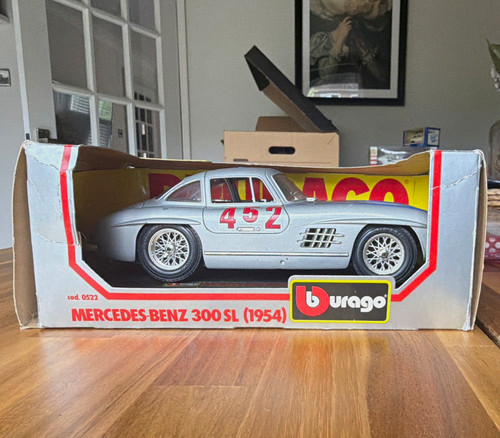 Bburago mercedes benz 300 - 1:18,