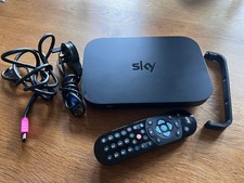 Sky Q Mini Box with Remote Control, Wall Mount and Cables