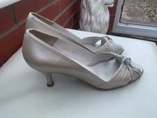 Gorgeous Wedding Special Occasion Pearlised Leather Heeled Shoes ,size 4.5.