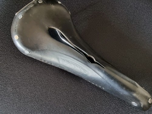 Brooks b17 carved - carved, black