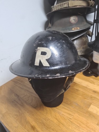 Ww2 british brodie - brodie, r