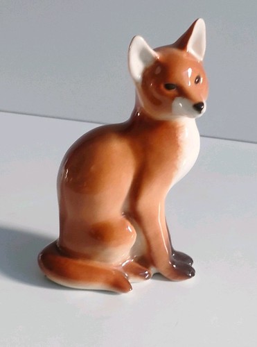 Lomonosov porcelain seated red - lomonosov,