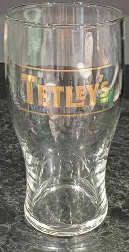 Tetleys gold logo pint glass - gold,