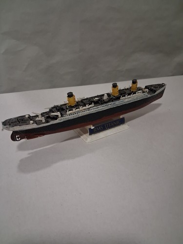 Vintage 1999 revell rms - vintage,