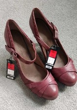 Ladies Burgundy PER UNA FOOT GLOVE Court Shoes Size 7.5 New With Tags.
