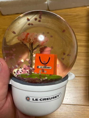 Creuset snow globe 2020 - le,