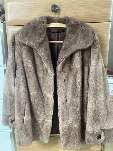 Short mink fur - short,
