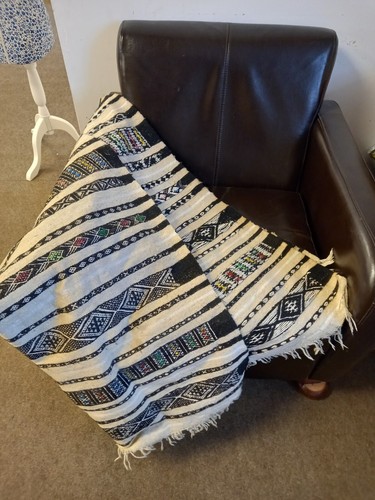 Vintage hand woven rug berber - rug,
