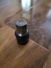 Mercedes Benz ML250 wheel locker