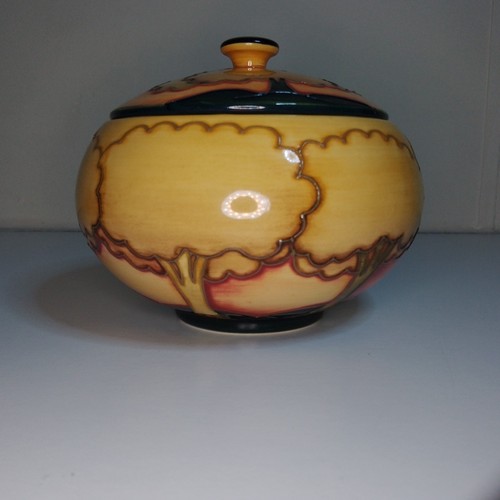 Moorcroft collectors club - moorcroft,