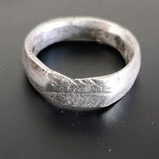 15th-16th Century Medieval Silver Ring With Feather Or Leaf Intaglio, Size 5.5