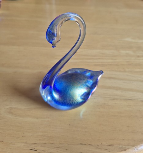 Medium size pretty iridescent - pretty,