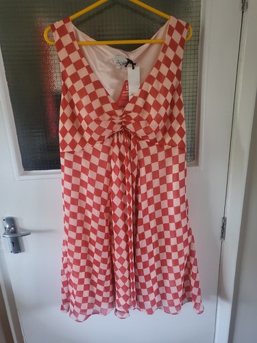 Bnwt holly willoughby red - bnwt,