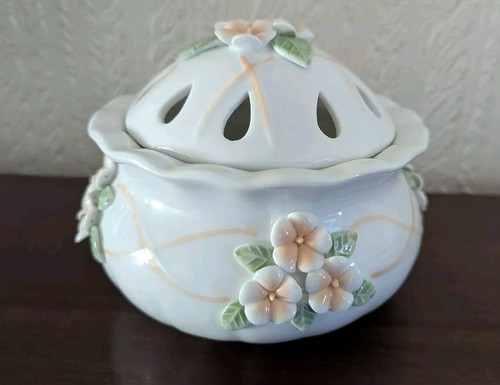 Vintage pierced peach floral - vintage,