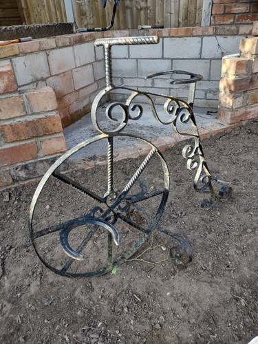 Horse shoe bicycle plant - horse,