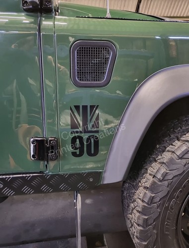 Defender land rover pair - 90,