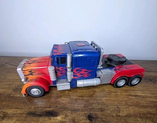 Transformers optimus prime - optimus,