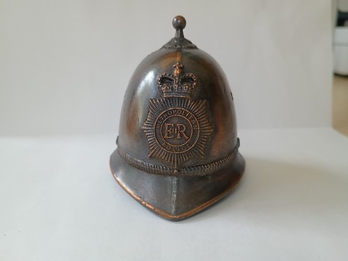 Metroplitan police helmet - e,