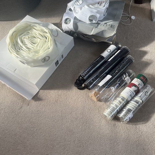 Bundle eyelet tape and - of,