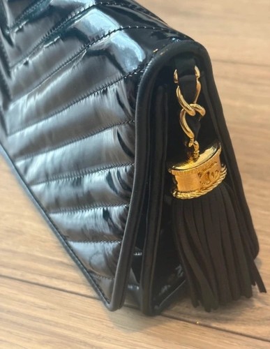 Chanel handbag clutch patent
