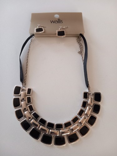 Bnwt wallis black - bnwt, and