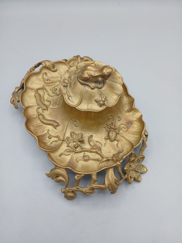 Stunning antique inkwell frog - stunning,