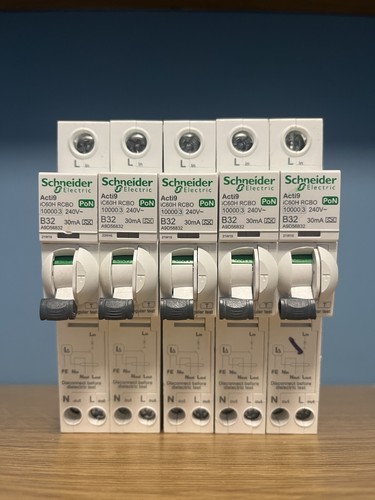 Schneider 32amp rcbo b32 10ka - rcbo,
