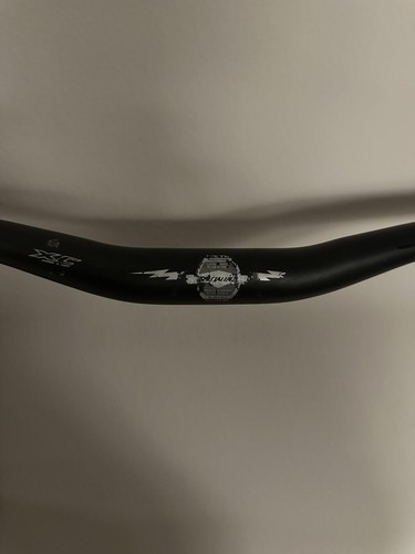Race face chester handlebar - chester,