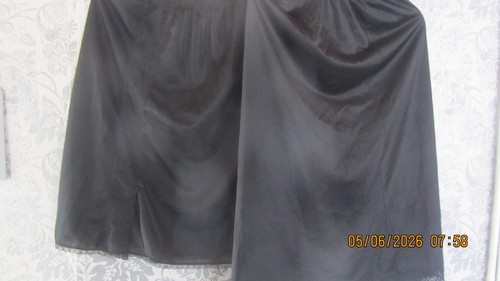 Vintage underskirts them - of,