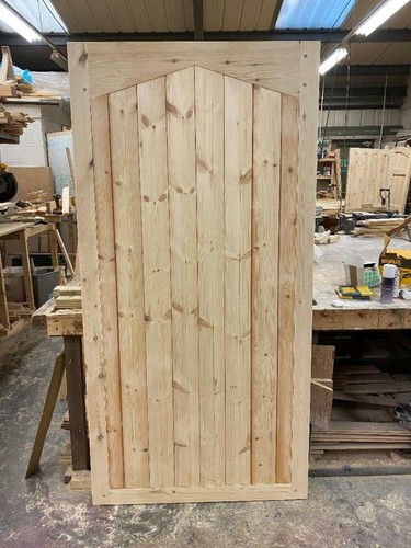 Wooden gate pedestrian - gate,,