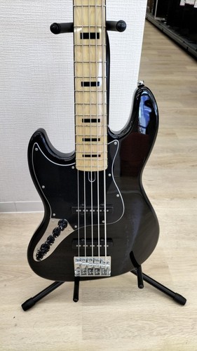 Marcus miller v7 - ),
