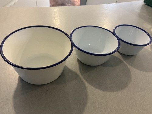 White with blue rim - 3,