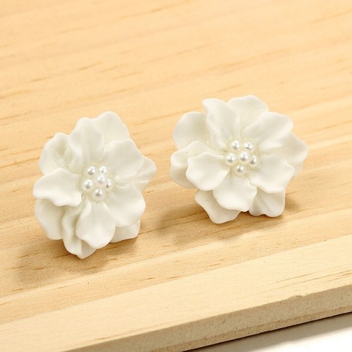 Large flower stud earrings - large,