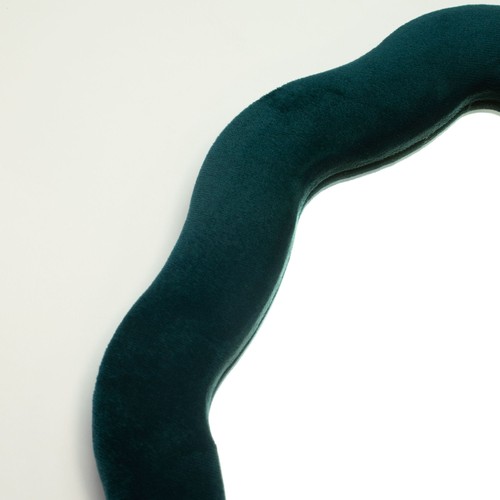 Soft squiggly mirror oval - –,