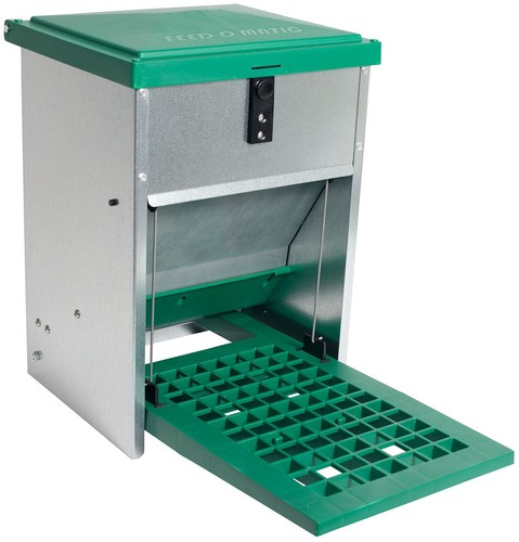 Feedomatic treadle chicken - feedomatic,