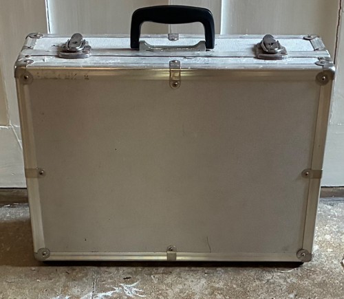 Aluminium flight case with - aluminium,