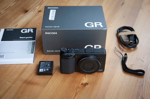 Ricoh compact camera - iv,