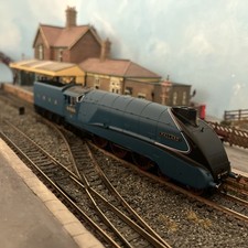Hornby R2339 LNER A4 4468