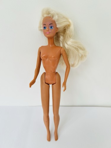 Hasbro blonde sindy doll - blonde,