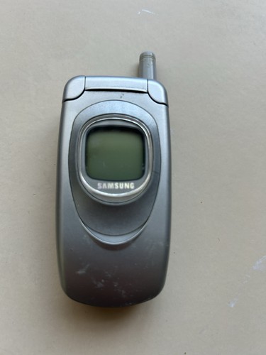 Samsung flip phone silver - samsung,