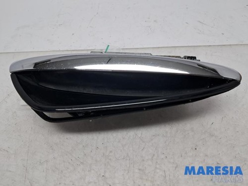Right front door handle alfa - right,