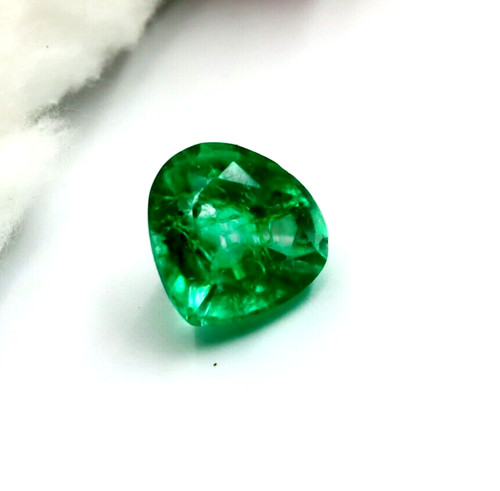 Natural green emerald - ct,