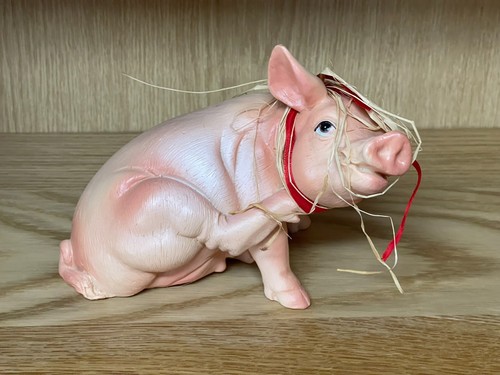 Vintage scratching pig - scratching, figure